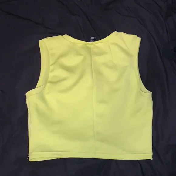 Crop top - Picture 3 of 3